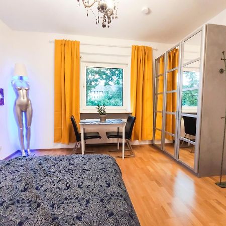 Modernes Zimmer Am Park Mit Garten, Huehner & Enten มิวนิก ภายนอก รูปภาพ