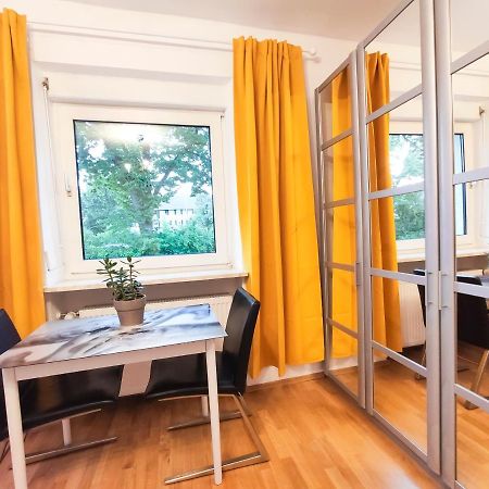 Modernes Zimmer Am Park Mit Garten, Huehner & Enten มิวนิก ภายนอก รูปภาพ