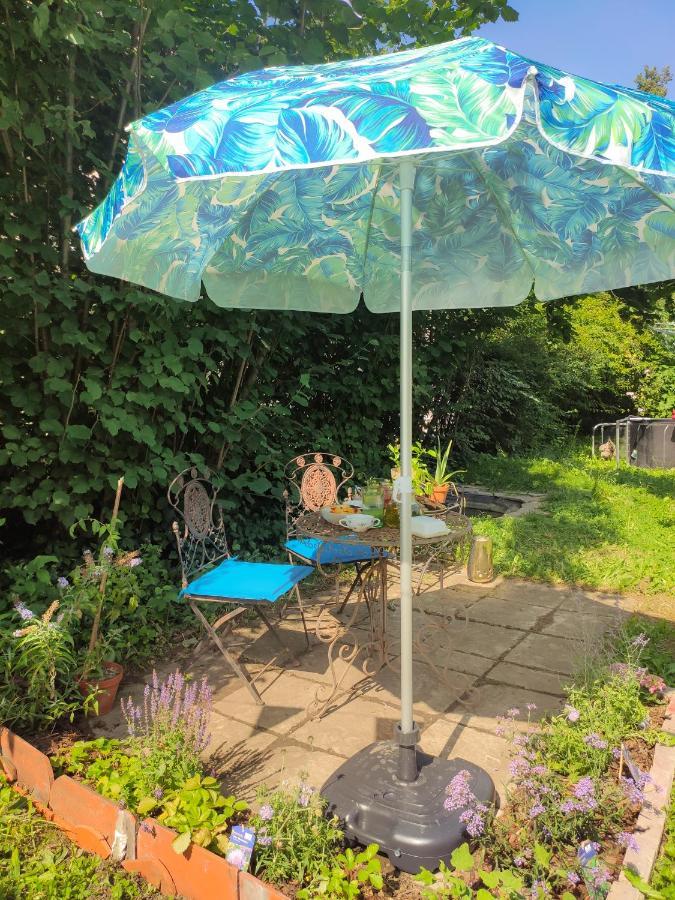 Modernes Zimmer Am Park Mit Garten, Huehner & Enten มิวนิก ภายนอก รูปภาพ