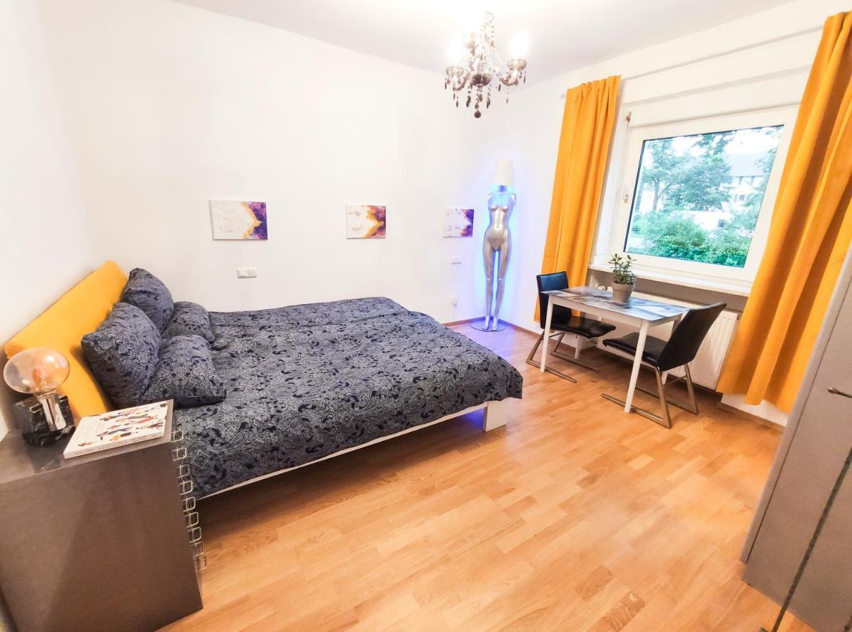 Modernes Zimmer Am Park Mit Garten, Huehner & Enten มิวนิก ภายนอก รูปภาพ